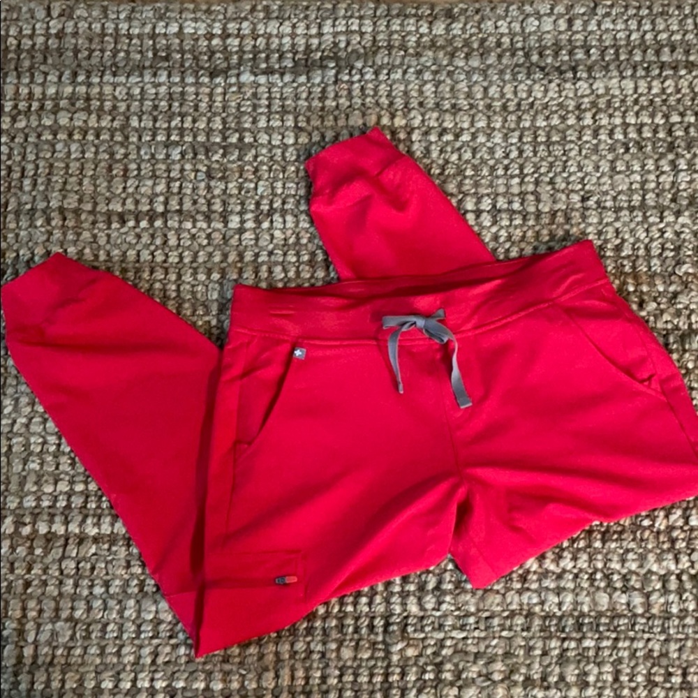 Figs Zamora jogger Red LP